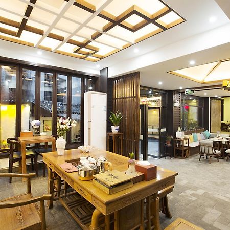 Fenghuang Poshan Inn Eksteriør billede